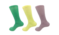 Chaussettes larges supplémentaires de tissus antibactériens pour des diabétiques, chaussettes diabétiques colorées pour des femmes